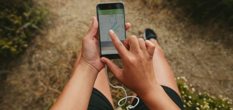 Benefits and Dangers of Social Media for Runners